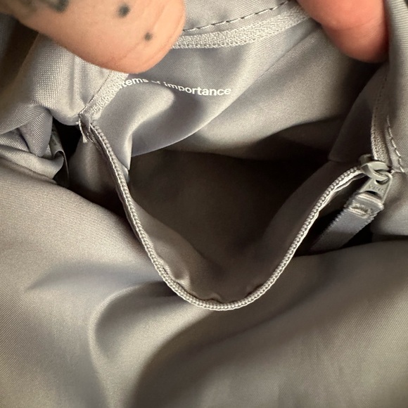 Lululemon crossbody bag - Picture 3 of 10